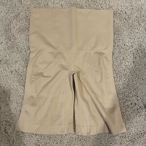 Perfect Beige work out shorts!